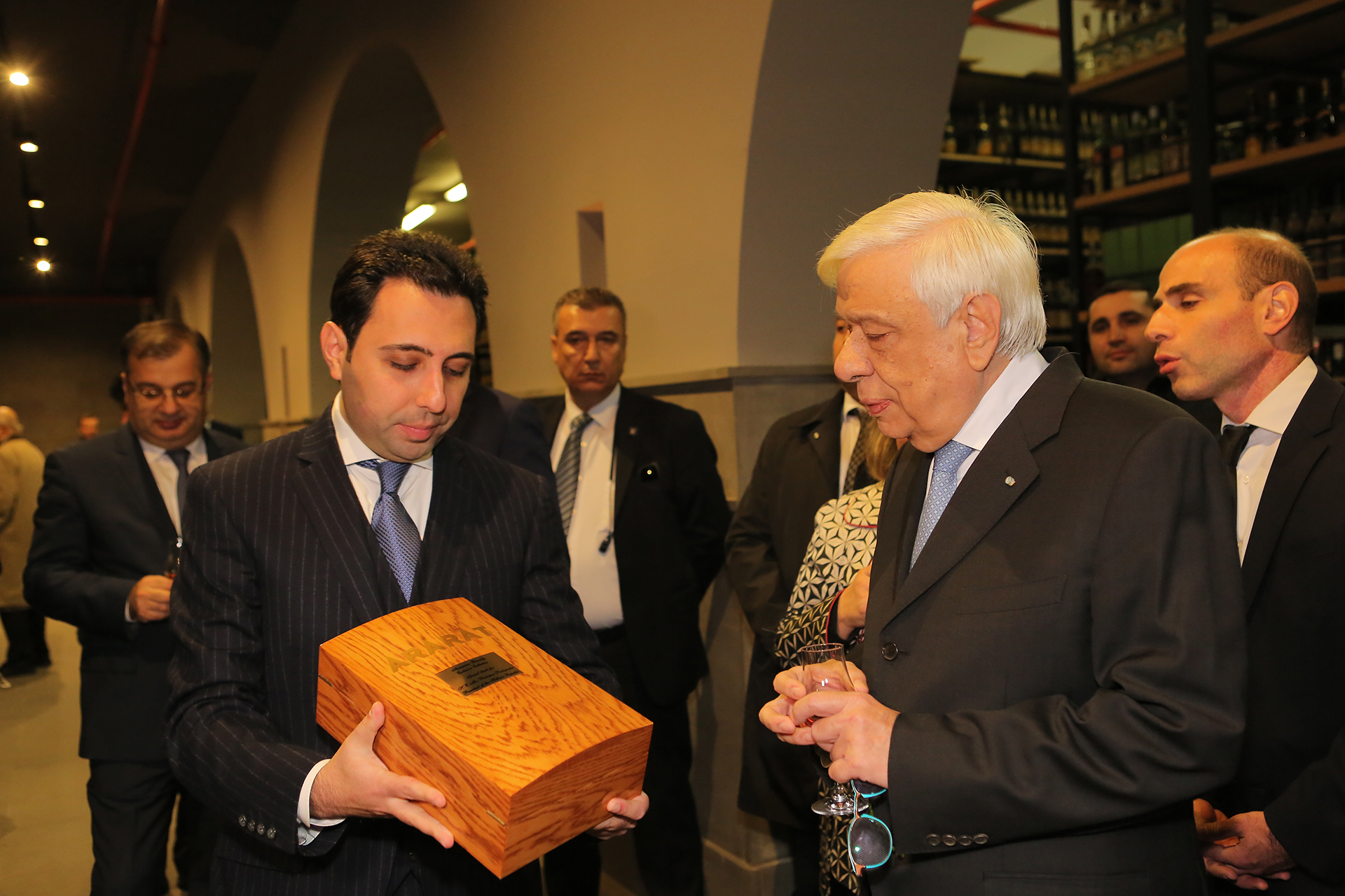 Հունաստանի նախագահն ԱՐԱՐԱՏ անվանական տակառ ունի