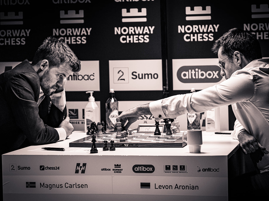 Чесспро шахматы. CHESSPRO шахматы. Норвей Чесс 2021 фотосессия. Altibox Norway Chess 2021 лого. Altibox Arm.