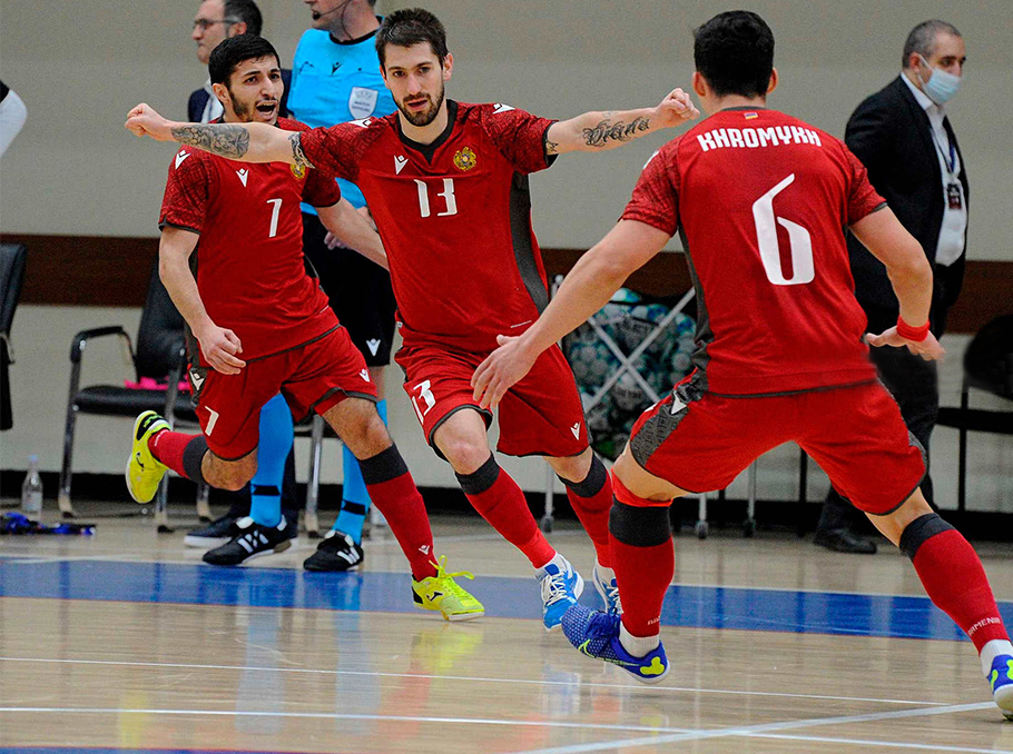 Armenian football. Армения Франция футбол. Armenian Football Federation. Лига чемпионов по футзалу Ереван.