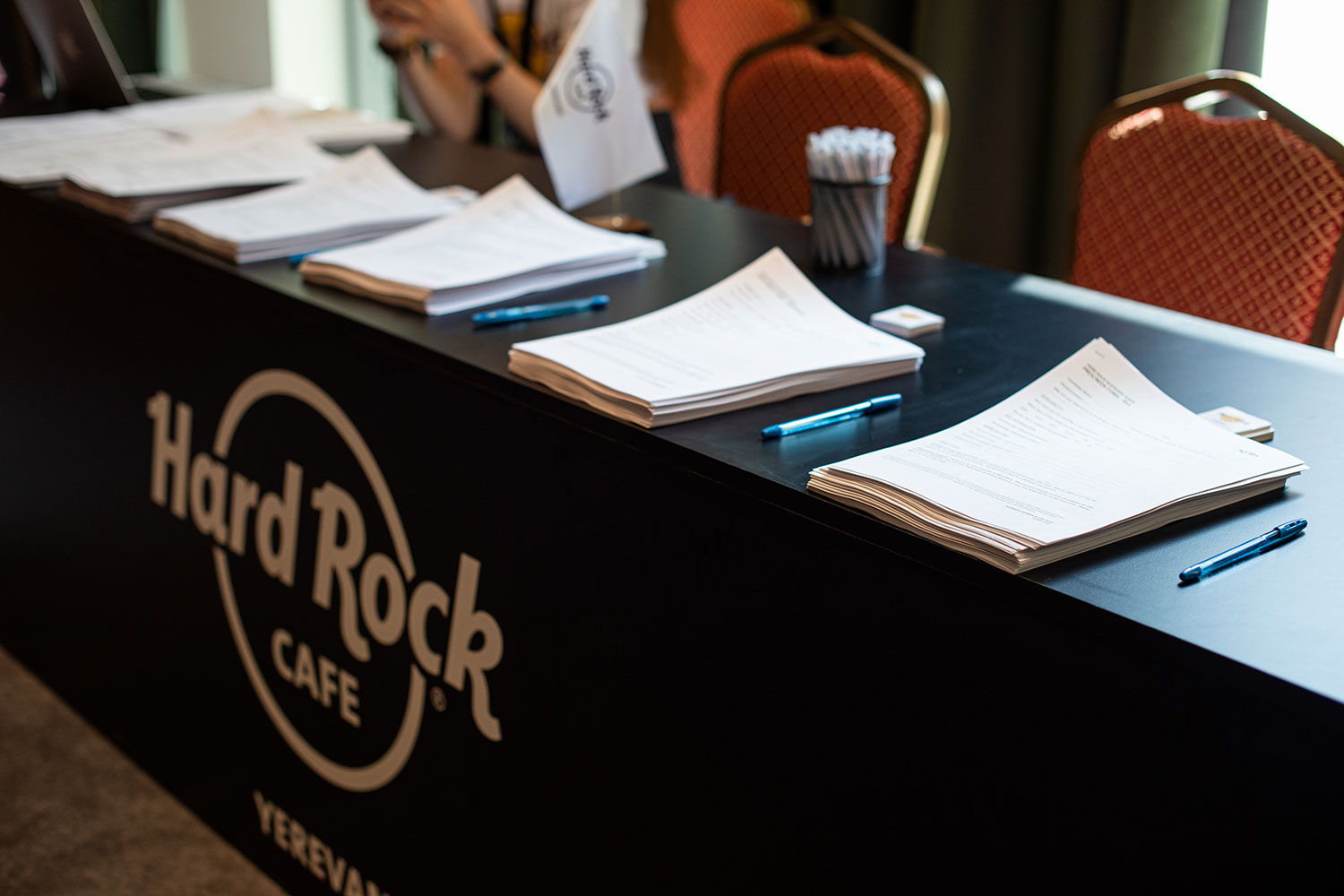 «Hard Rock Cafe»-ն փնտրում է թիմակիցներ՝ Երեւանը «ցնցելու» համար 