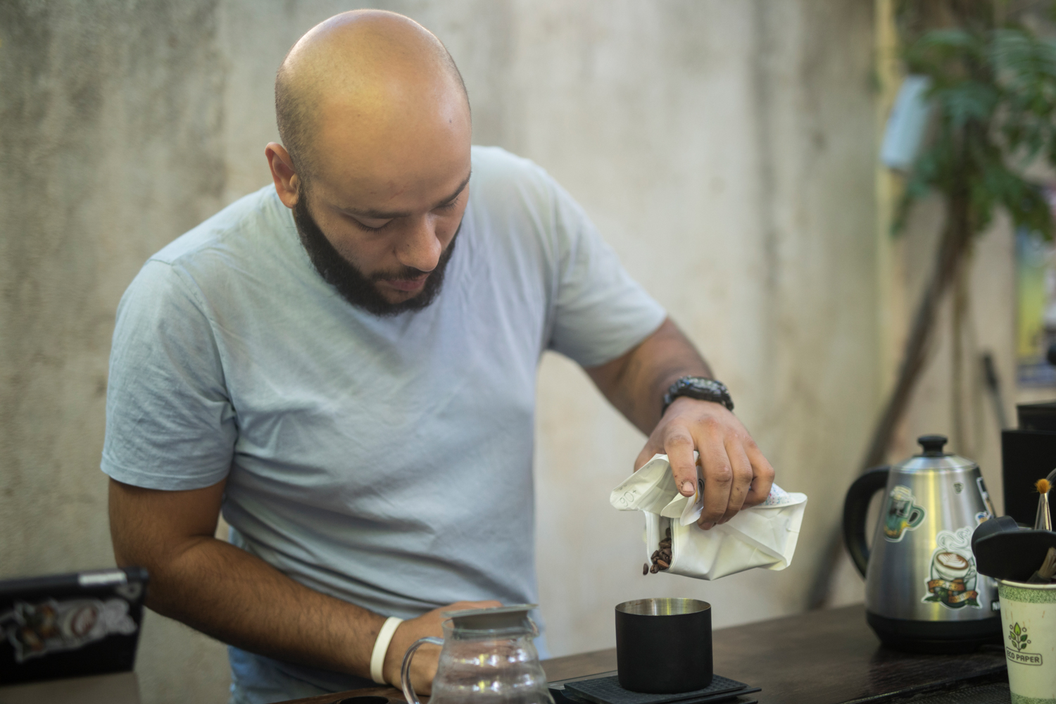 Laboratory Specialty coffee. Էնտուզիաստ Բենի սուրճի «լաբորատորիան»