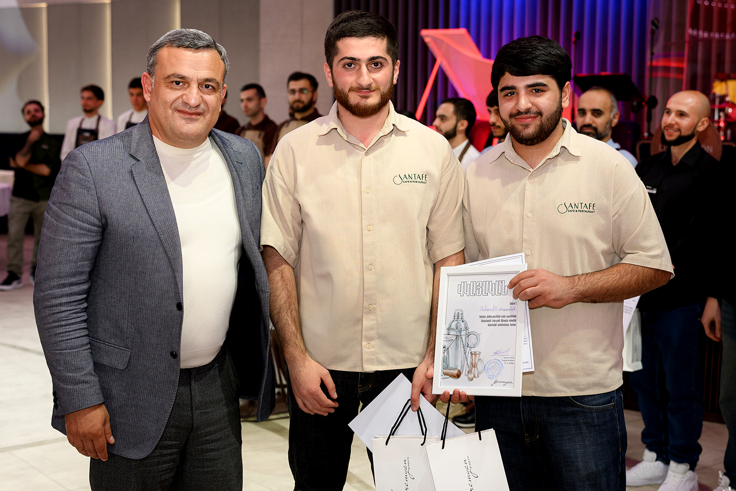 Տարվա բարային թրենդներն ու վիրտուոզ բարմենները․ լավագույնը Սմոքինգ Շեֆ-ի թիմն է 