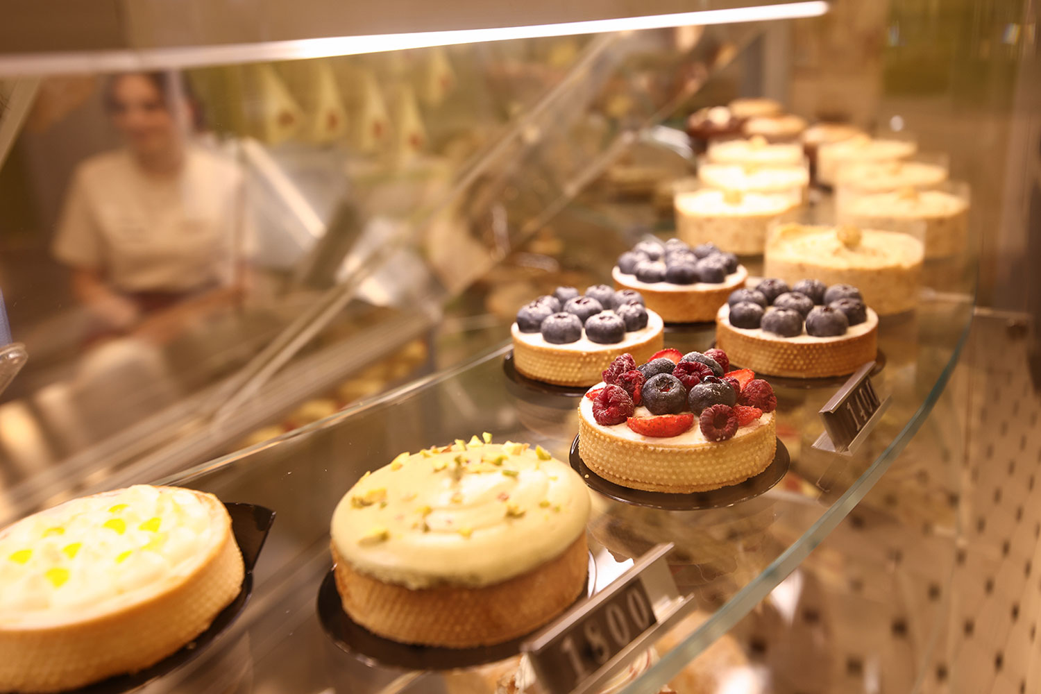 Caramel by Impasta. գունավոր ռավիոլիներ, կարամելային համեր եւ ջերմ միջավայր