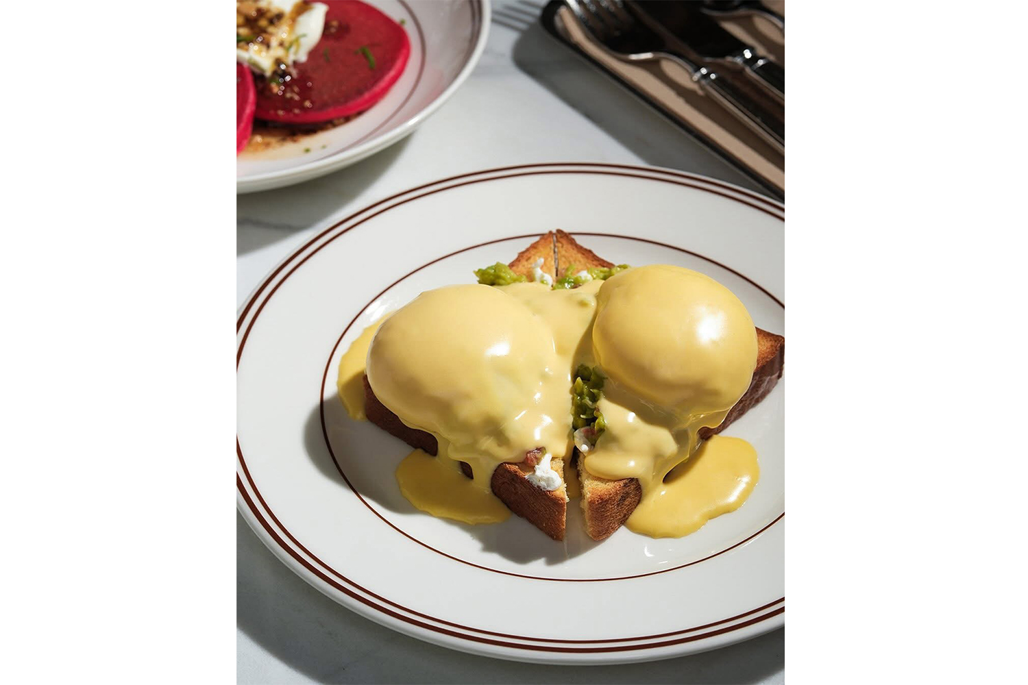 Ձու Բենեդիկտը Երեւանի ռեստորաններում եւ սրճարաններում