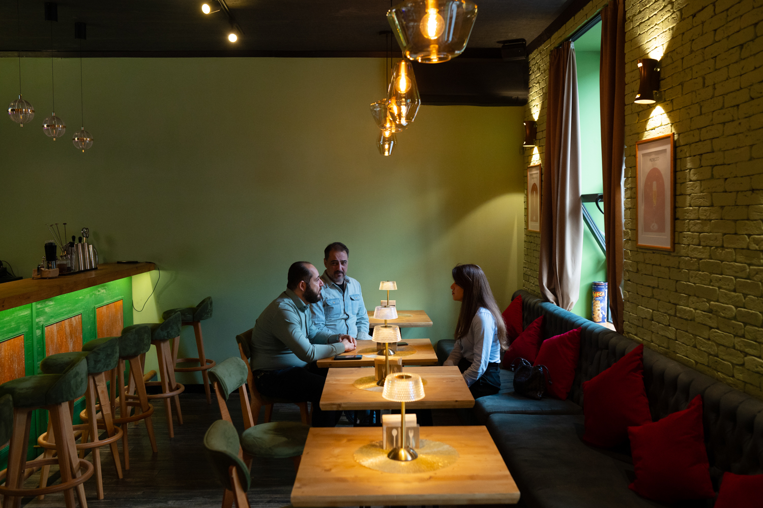 Prosecco Gastrobar. &laquo;Լցնովի&raquo; փրփրուն գինի եւ լիարժեք ընթրիք