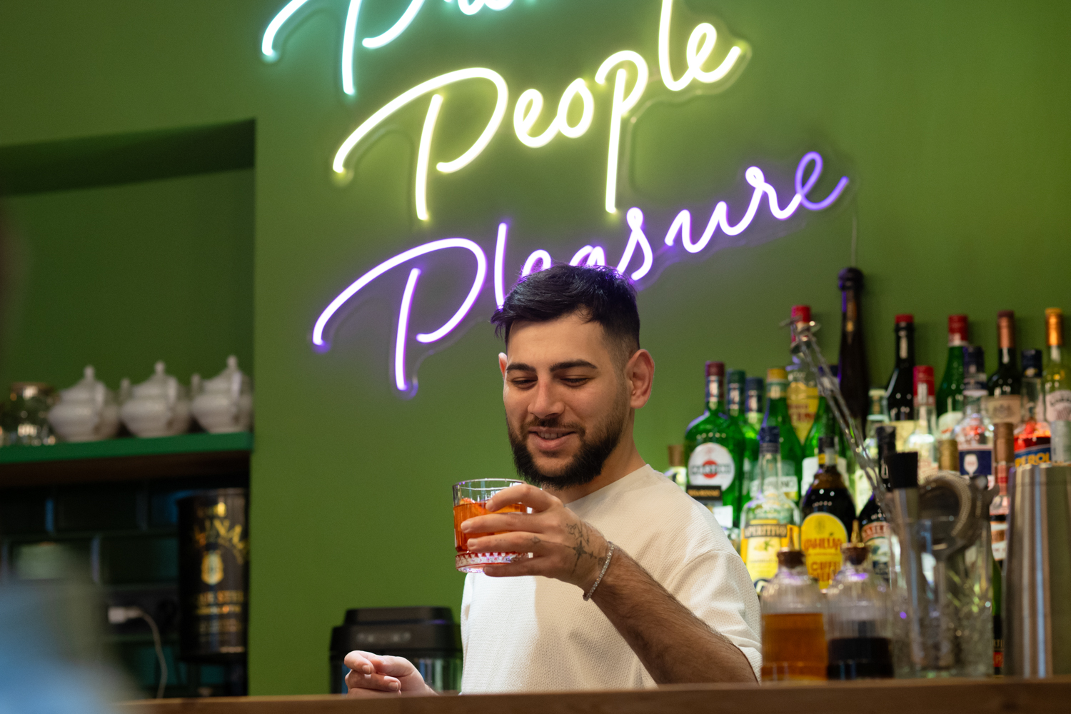 Prosecco Gastrobar. &laquo;Լցնովի&raquo; փրփրուն գինի եւ լիարժեք ընթրիք