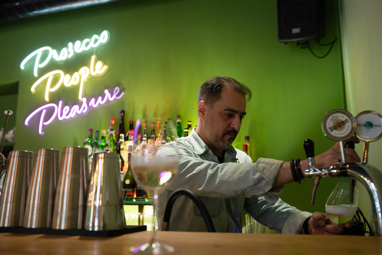 Prosecco Gastrobar. &laquo;Լցնովի&raquo; փրփրուն գինի եւ լիարժեք ընթրիք