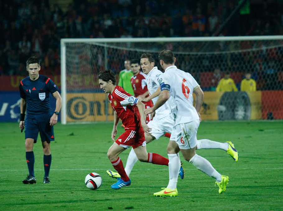 Матч ереван. Армения Сербия 2015. Сербия и Армения. 2016 Qualifying Football Match Armenia vs Serbia.
