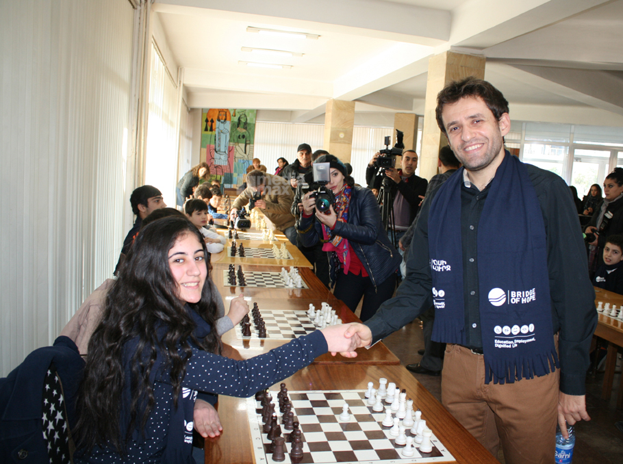 Aronian's girlfriend suggests organizing chess-boxing tournament in Armenia  – Public Radio of Armenia