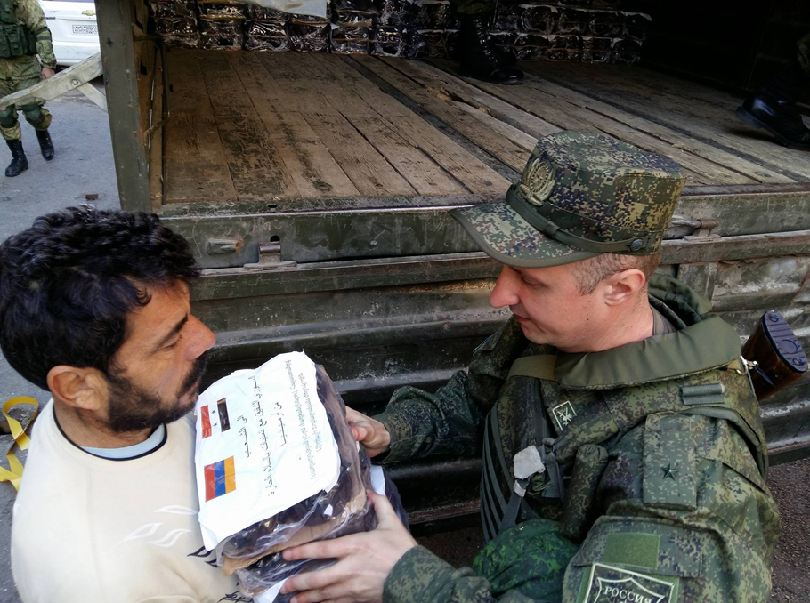 Помоги армении. Гуманитарная помощь в Армении. Гуманитарная помощь в Армению условия. Фото помощь Армении. Картинки про Армению в помощь.