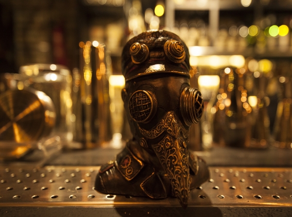 «Հյուգո»` սթիմփանք ոճի առաջին բար-ռեստորանը Երեւանում