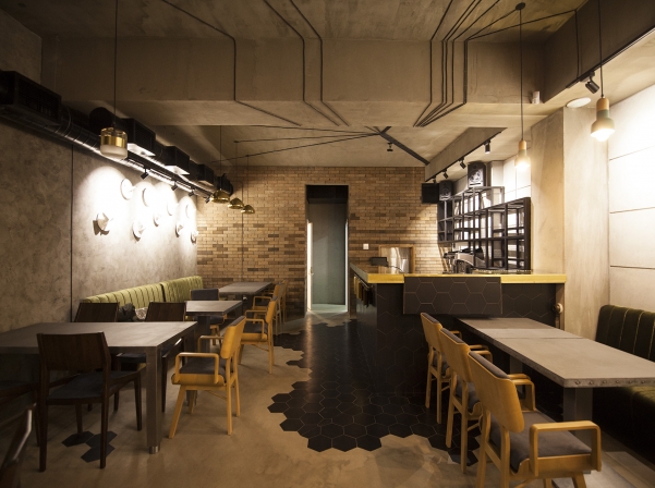 «Հյուգո»` սթիմփանք ոճի առաջին բար-ռեստորանը Երեւանում