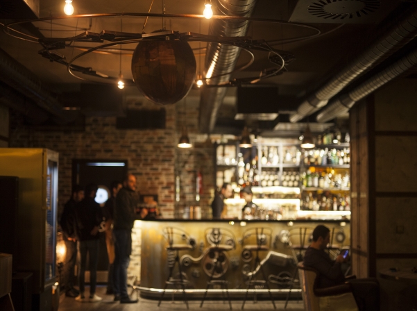 «Հյուգո»` սթիմփանք ոճի առաջին բար-ռեստորանը Երեւանում