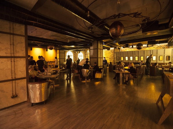 «Հյուգո»` սթիմփանք ոճի առաջին բար-ռեստորանը Երեւանում