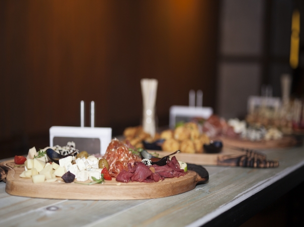 «Հյուգո»` սթիմփանք ոճի առաջին բար-ռեստորանը Երեւանում