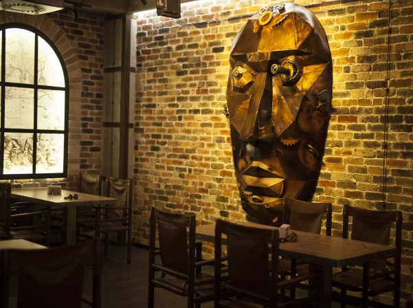 «Հյուգո»` սթիմփանք ոճի առաջին բար-ռեստորանը Երեւանում