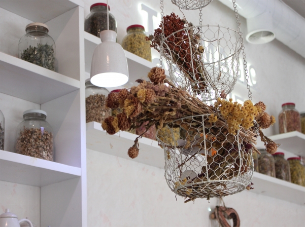 Գյումրիի «Մեղր ու բույս» թեյարանը 