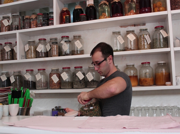 Գյումրիի «Մեղր ու բույս» թեյարանը 