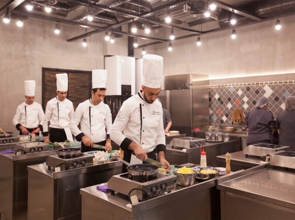 «Երեմյան ակադեմիա»` անգլիական փորձառությամբ եւ հայկական հոգով