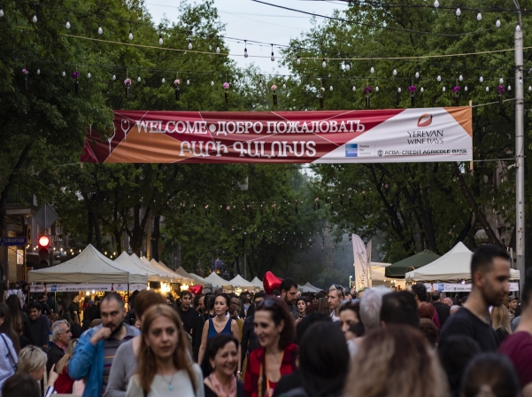 «Գինովցած» երեւանյան երեկո՝ օր առաջին