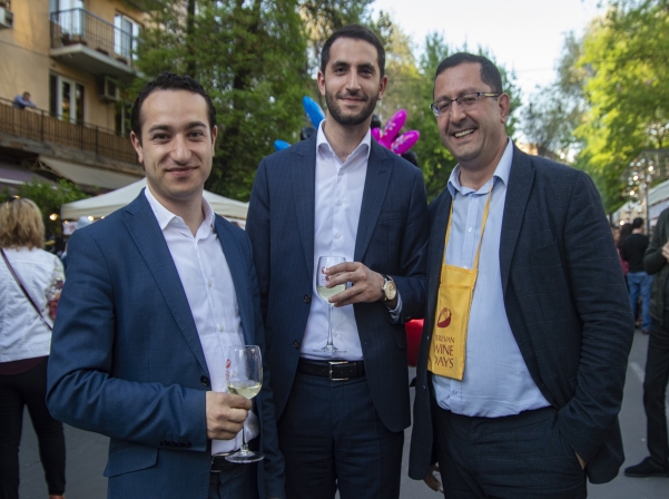 «Գինովցած» երեւանյան երեկո՝ օր առաջին