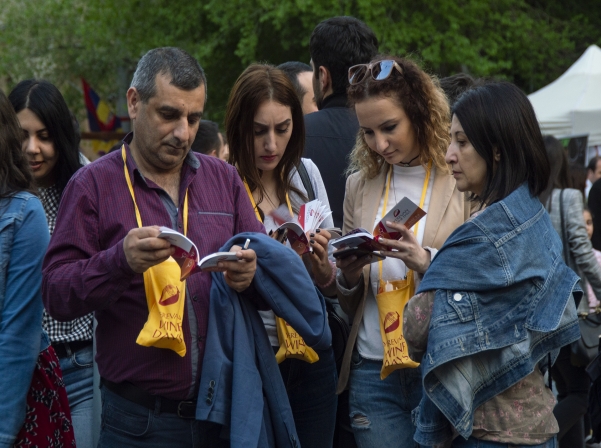 «Գինովցած» երեւանյան երեկո՝ օր առաջին