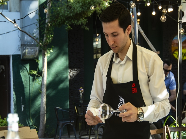 «Գինովցած» երեւանյան երեկո՝ օր առաջին