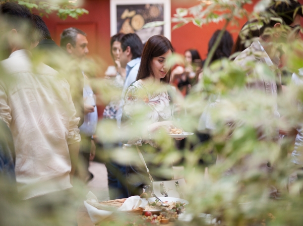 «Ոստան»-ը ներկայացրել է նորացված բակն ու նոր մենյուն