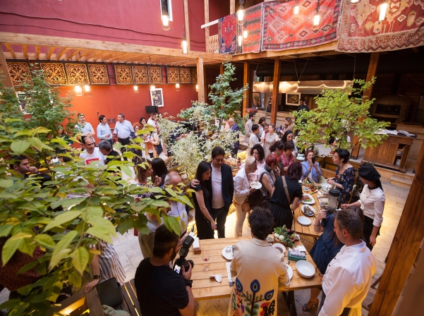 «Ոստան»-ը ներկայացրել է նորացված բակն ու նոր մենյուն