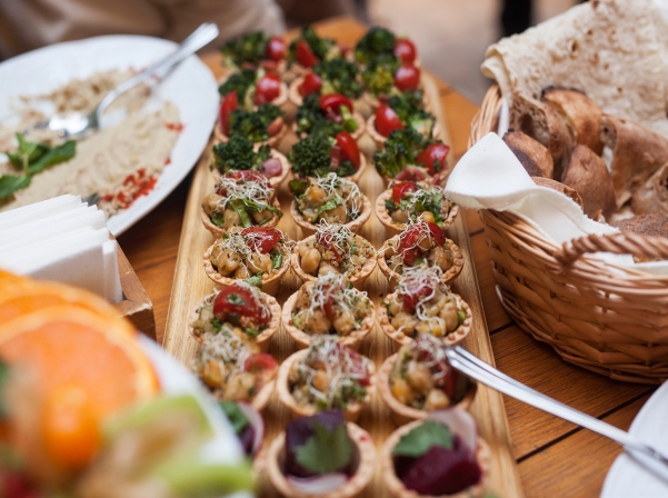 «Ոստան»-ը ներկայացրել է նորացված բակն ու նոր մենյուն