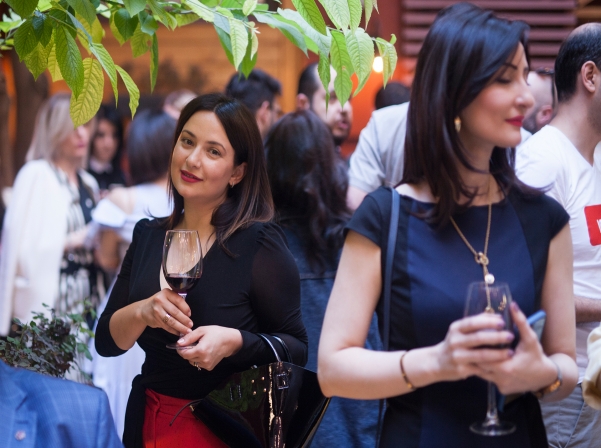 «Ոստան»-ը ներկայացրել է նորացված բակն ու նոր մենյուն