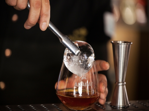 Ստեփան Աբրահամյանի «Խոհարարի պոչն» ու «Քիմ Քարդաշյանը»