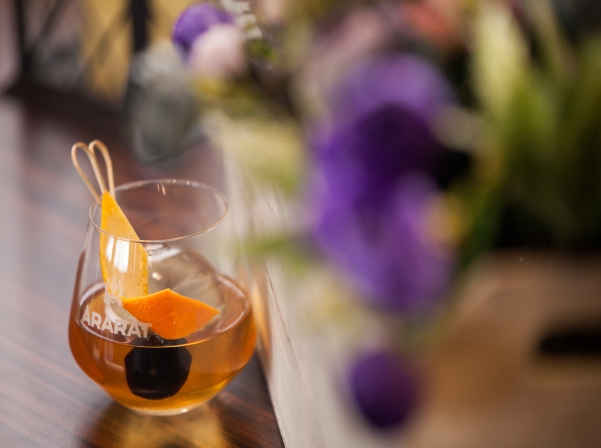 Ստեփան Աբրահամյանի «Խոհարարի պոչն» ու «Քիմ Քարդաշյանը»