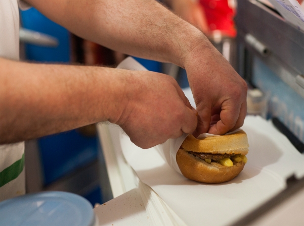 Պարոն Վահրամն ու երեւանյան «Հալէպի սենդիվչները»