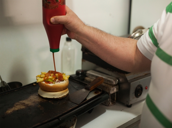 Պարոն Վահրամն ու երեւանյան «Հալէպի սենդիվչները»