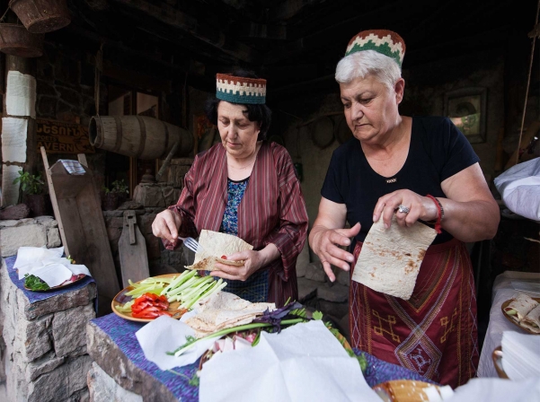 «Հին օրերի երգը» ռեստորանն առաջարկում է հետեւել իր օրինակին