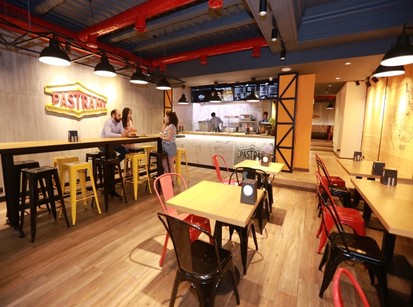 Հակոբը եւ Կարինեն հայտնի PASTRAMI սենդվիչը Հայաստան են բերել