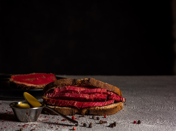 Հակոբը եւ Կարինեն հայտնի PASTRAMI սենդվիչը Հայաստան են բերել