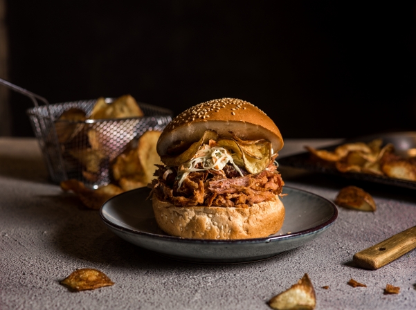 Հակոբը եւ Կարինեն հայտնի PASTRAMI սենդվիչը Հայաստան են բերել