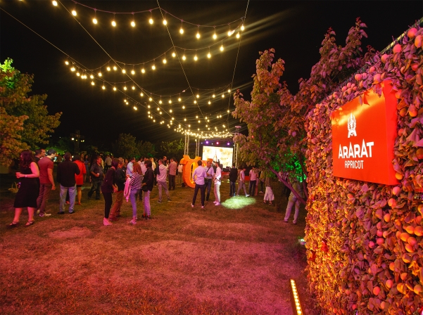 Երեւանի կոնյակի գործարանը ներկայացրել է ARARAT Apricot-ը 