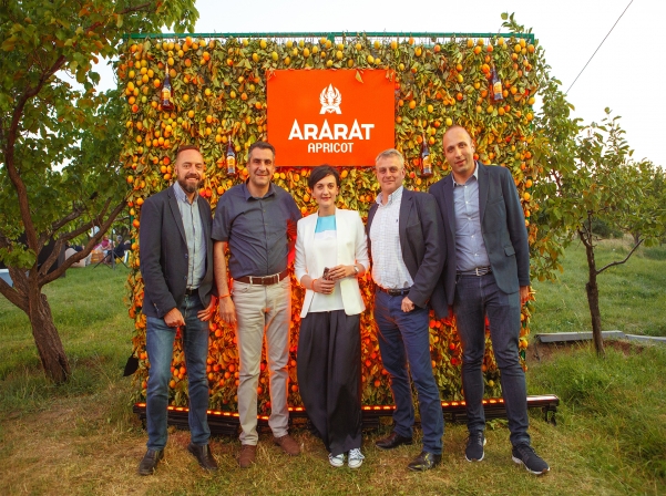 Երեւանի կոնյակի գործարանը ներկայացրել է ARARAT Apricot-ը 
