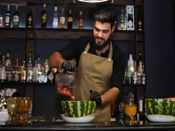 Վարդավառը եւ ձմերուկի սեզոնի բացումը «Ծիրանի»-ում, «Ոստան»-ում եւ «Ալյասկա»-ում