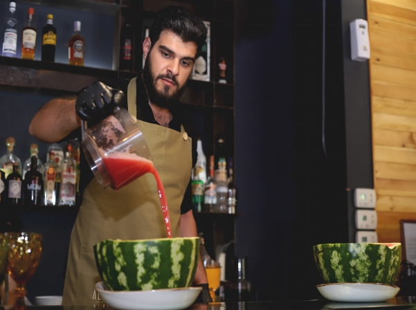 Վարդավառը եւ ձմերուկի սեզոնի բացումը «Ծիրանի»-ում, «Ոստան»-ում եւ «Ալյասկա»-ում