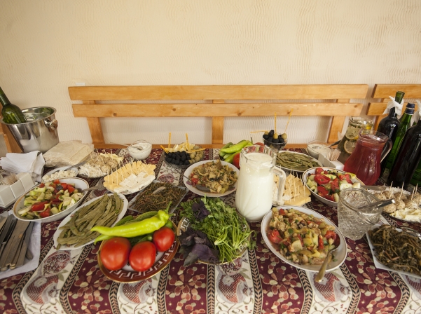 «Մնացականյանների Գաստրո բակը» հրավիրում է Ղարշմ ուտելու