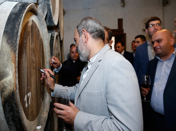 Փաշինյանն այլեւս թերահավատ չէ մրգային գինիների հարցում