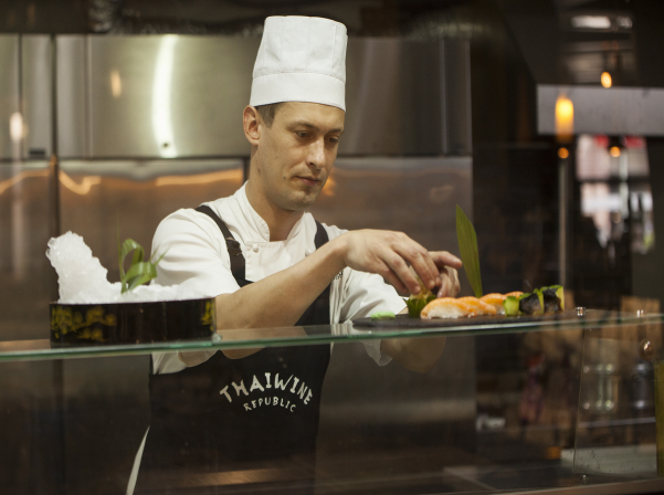 Ալեքսանդրը Հայաստանում սուշիի հեղափոխություն է անում