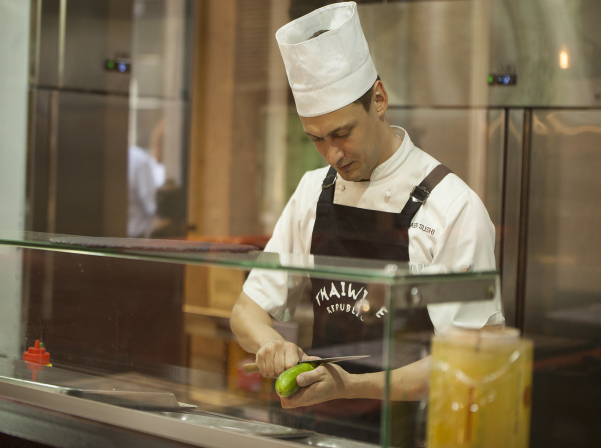 Ալեքսանդրը Հայաստանում սուշիի հեղափոխություն է անում