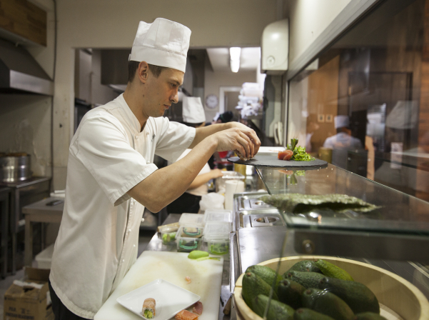 Ալեքսանդրը Հայաստանում սուշիի հեղափոխություն է անում