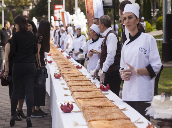 Աշխարհի ամենամեծ գաթան պատրաստվել է երկու օրում 