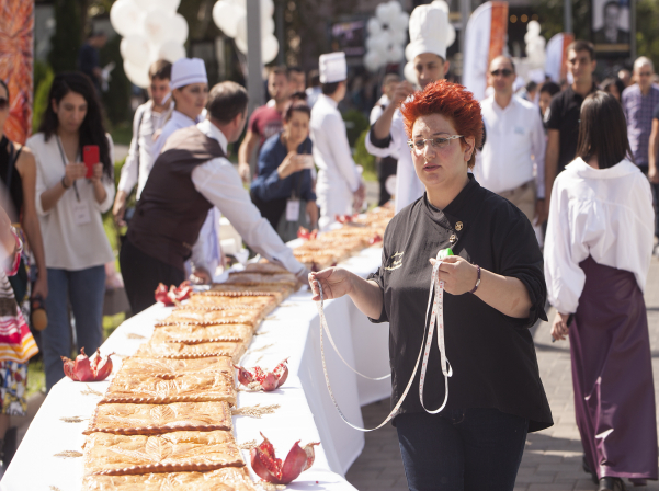 Աշխարհի ամենամեծ գաթան պատրաստվել է երկու օրում 